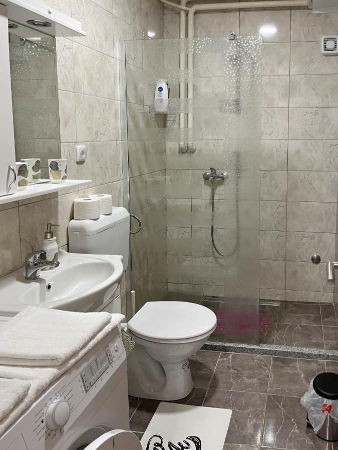 Apartmani Budimcic 特雷比涅 外观 照片