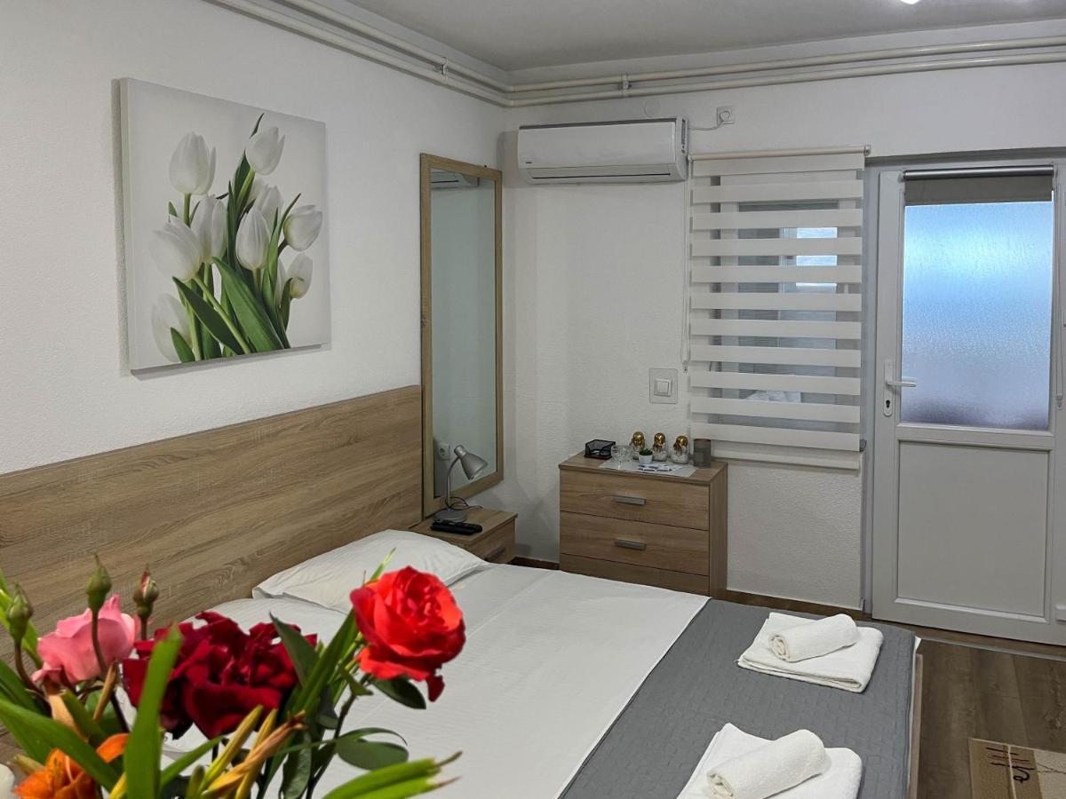 Apartmani Budimcic 特雷比涅 外观 照片