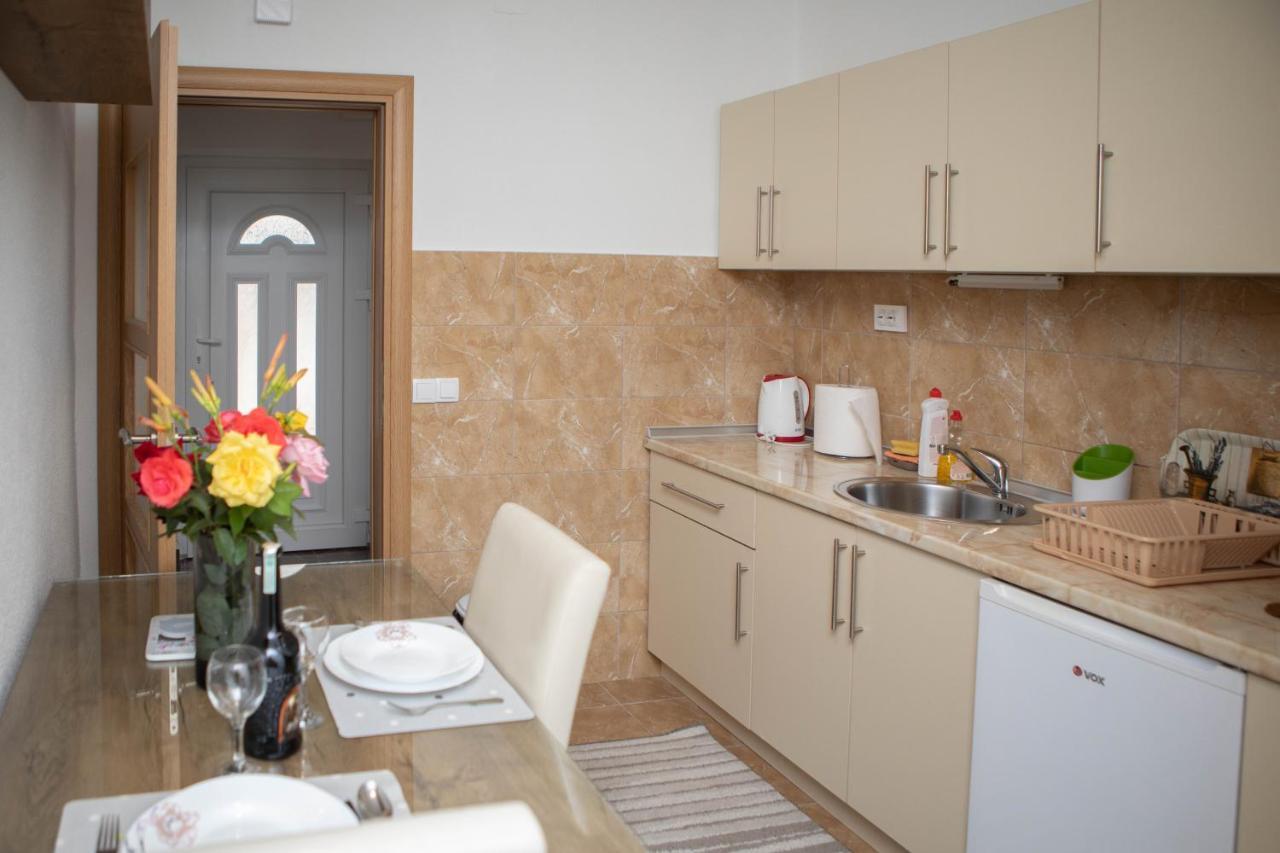 Apartmani Budimcic 特雷比涅 外观 照片
