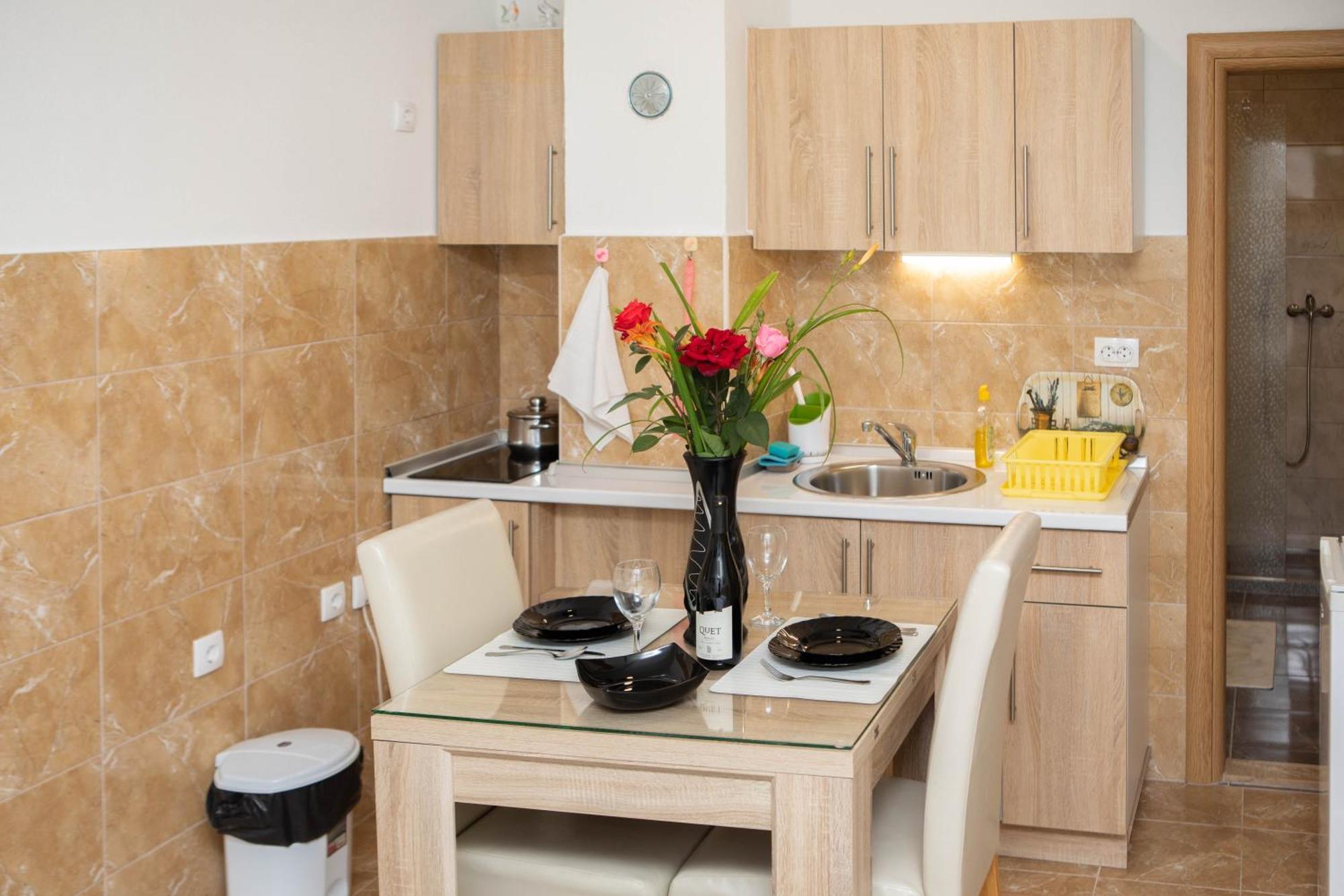 Apartmani Budimcic 特雷比涅 外观 照片