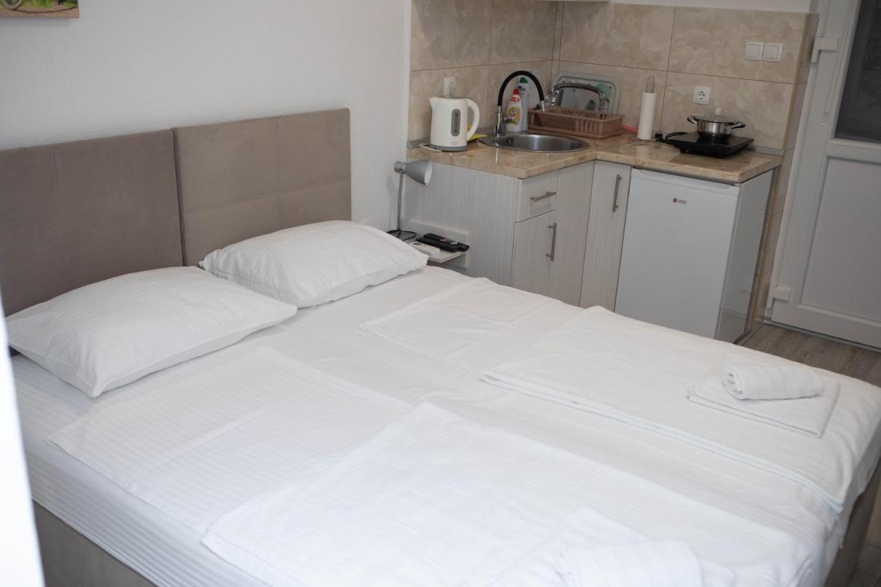 Apartmani Budimcic 特雷比涅 外观 照片