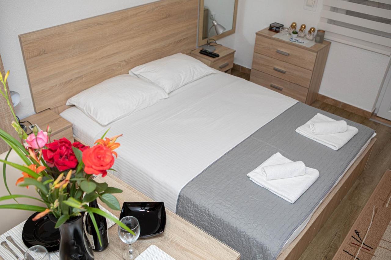 Apartmani Budimcic 特雷比涅 外观 照片